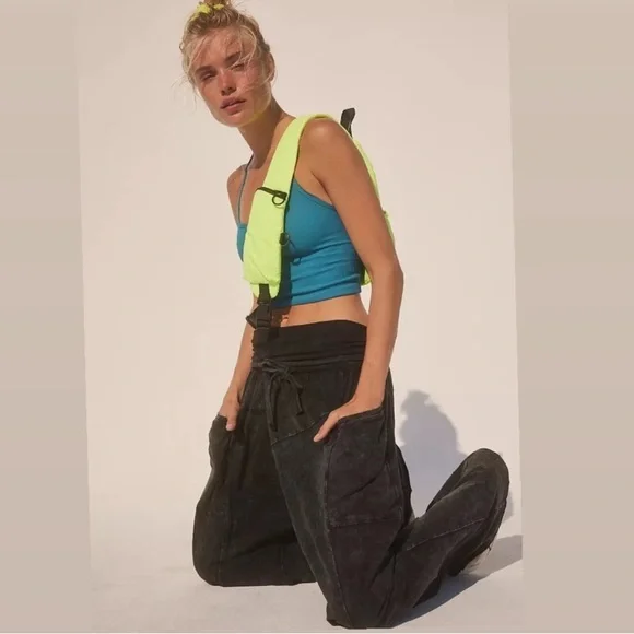 FREE PEOPLE✨NEW✨ Hot Shot Sports Pants in Black